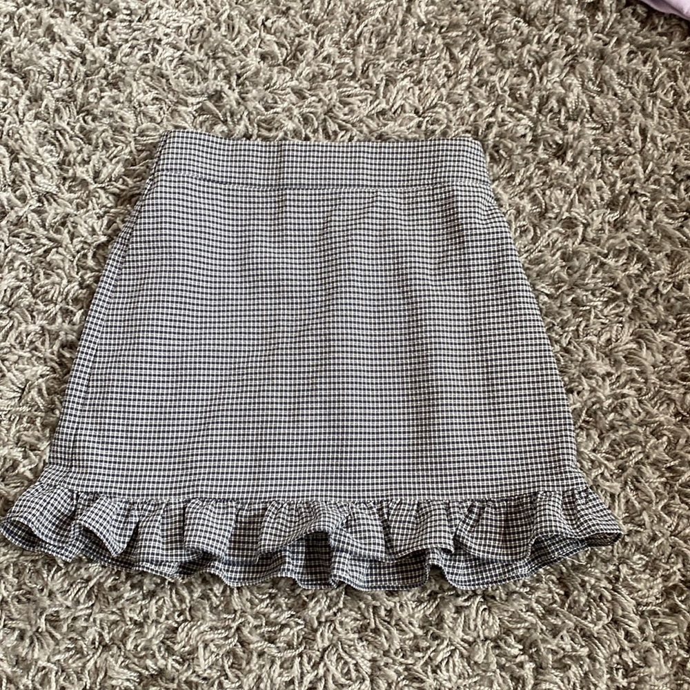 Plaid skirt with ruffled hem